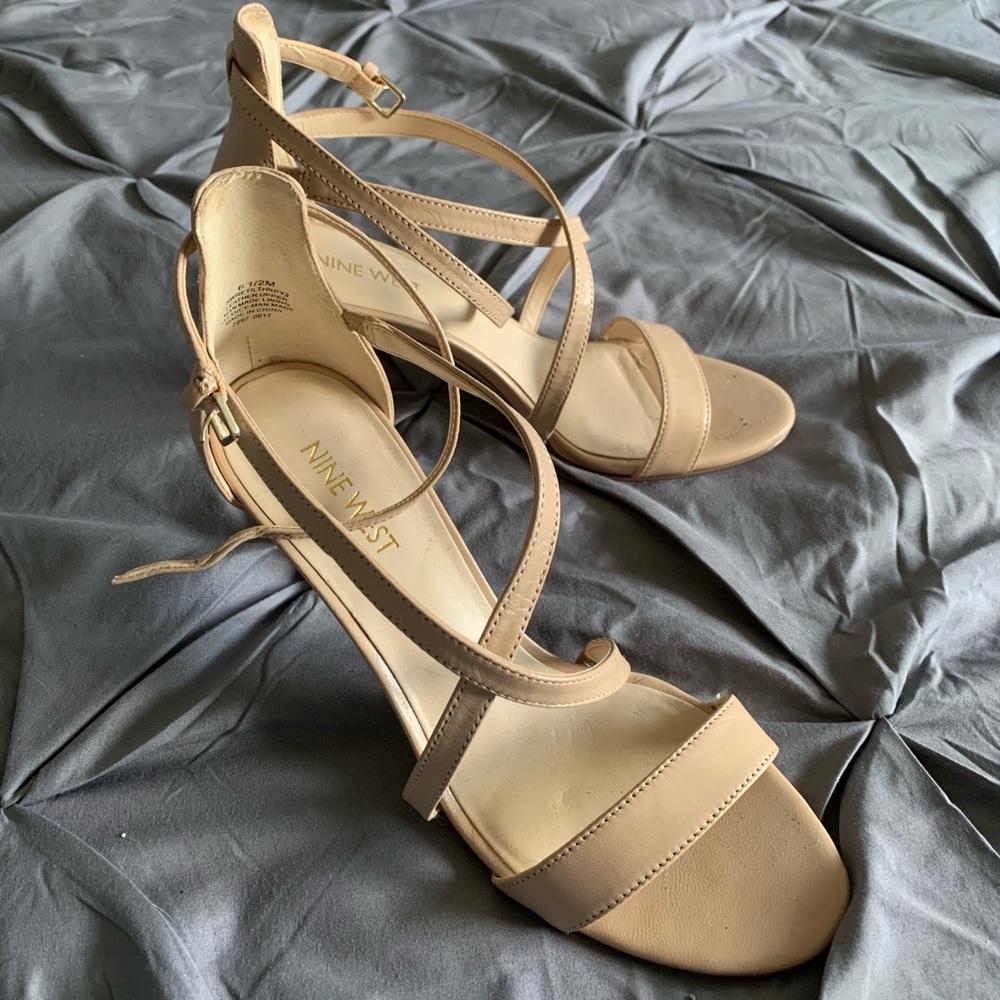 Nine West nude heels
